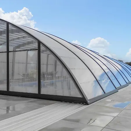 Vakantiehuis Stunning In With Sauna Jezierzany